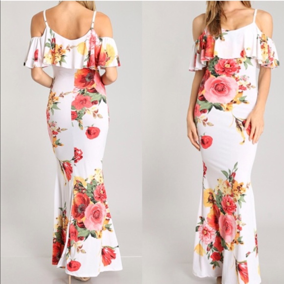 Lovely in floral maxi dress - Picture 2 of 4